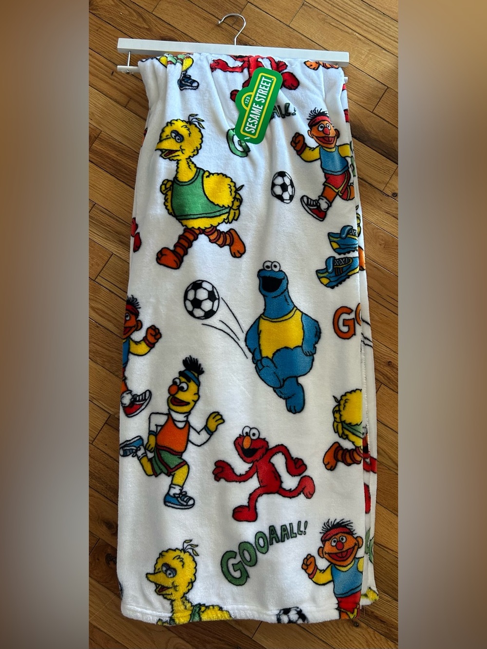 Sesame Street Soccer Print Plush Throw - White, Blue, Yellow, Red NWT